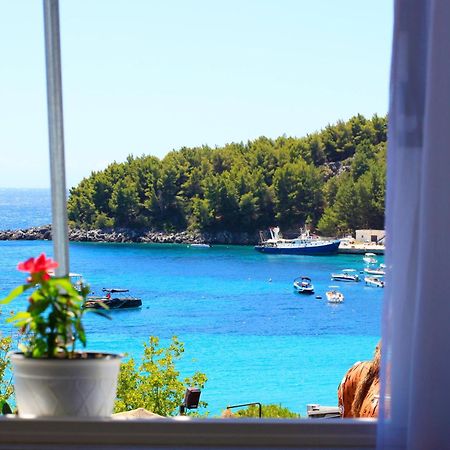 Natasha Rooms Himare Exterior photo
