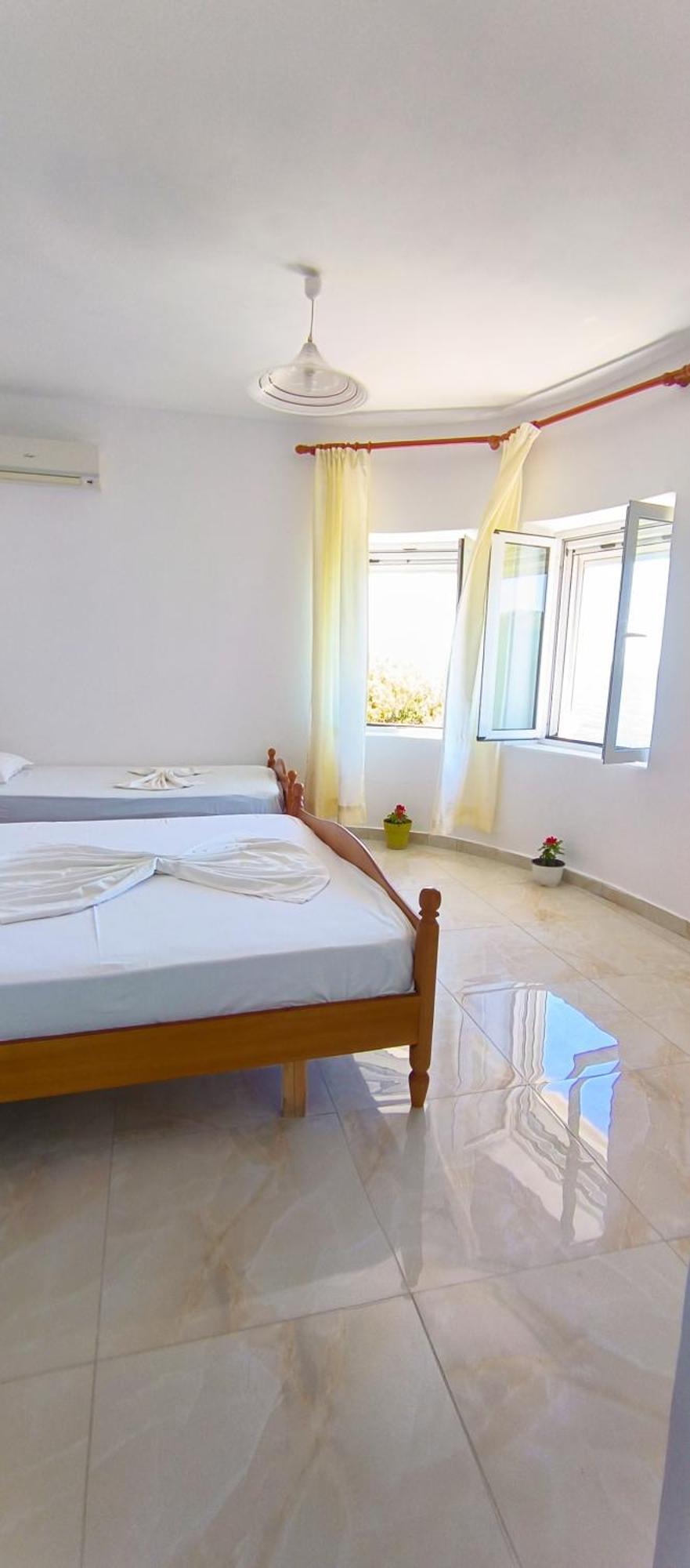 Natasha Rooms Himare Exterior photo