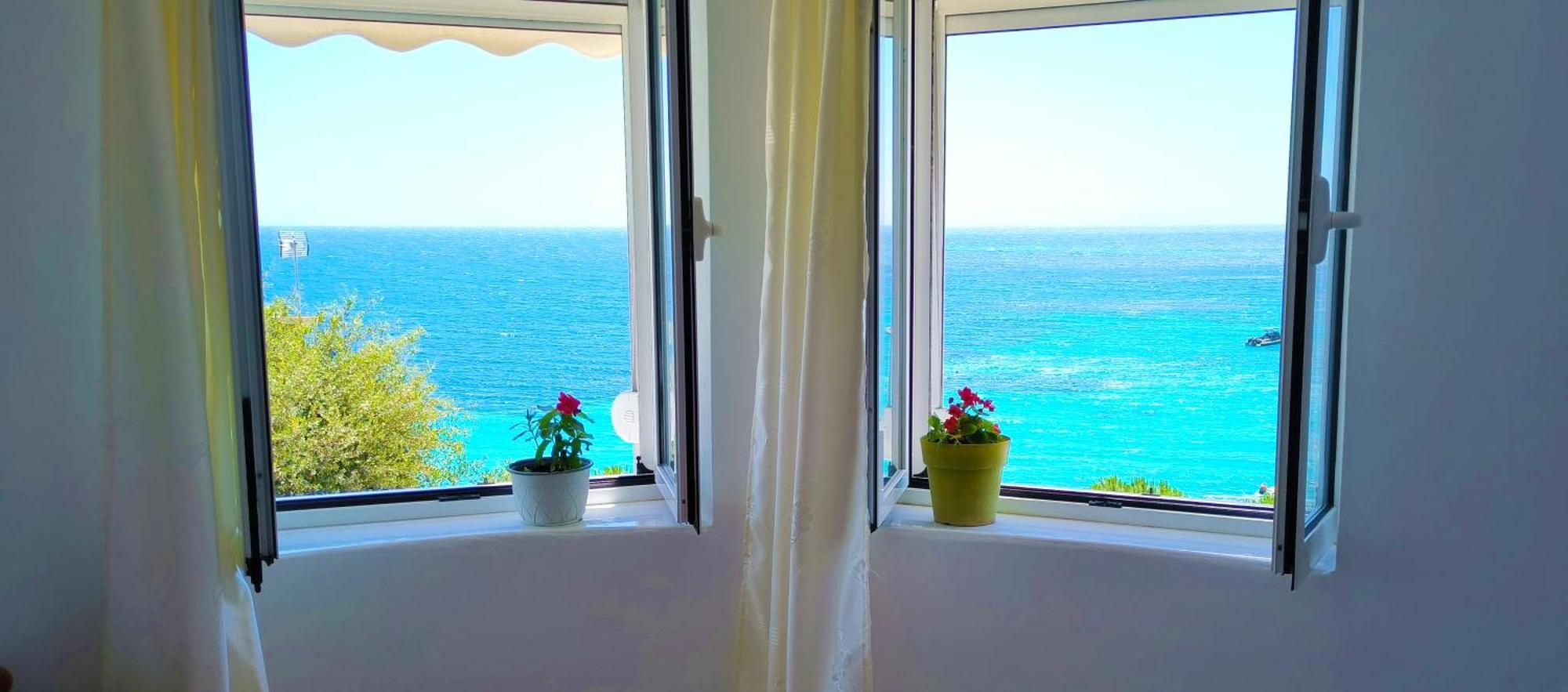 Natasha Rooms Himare Exterior photo