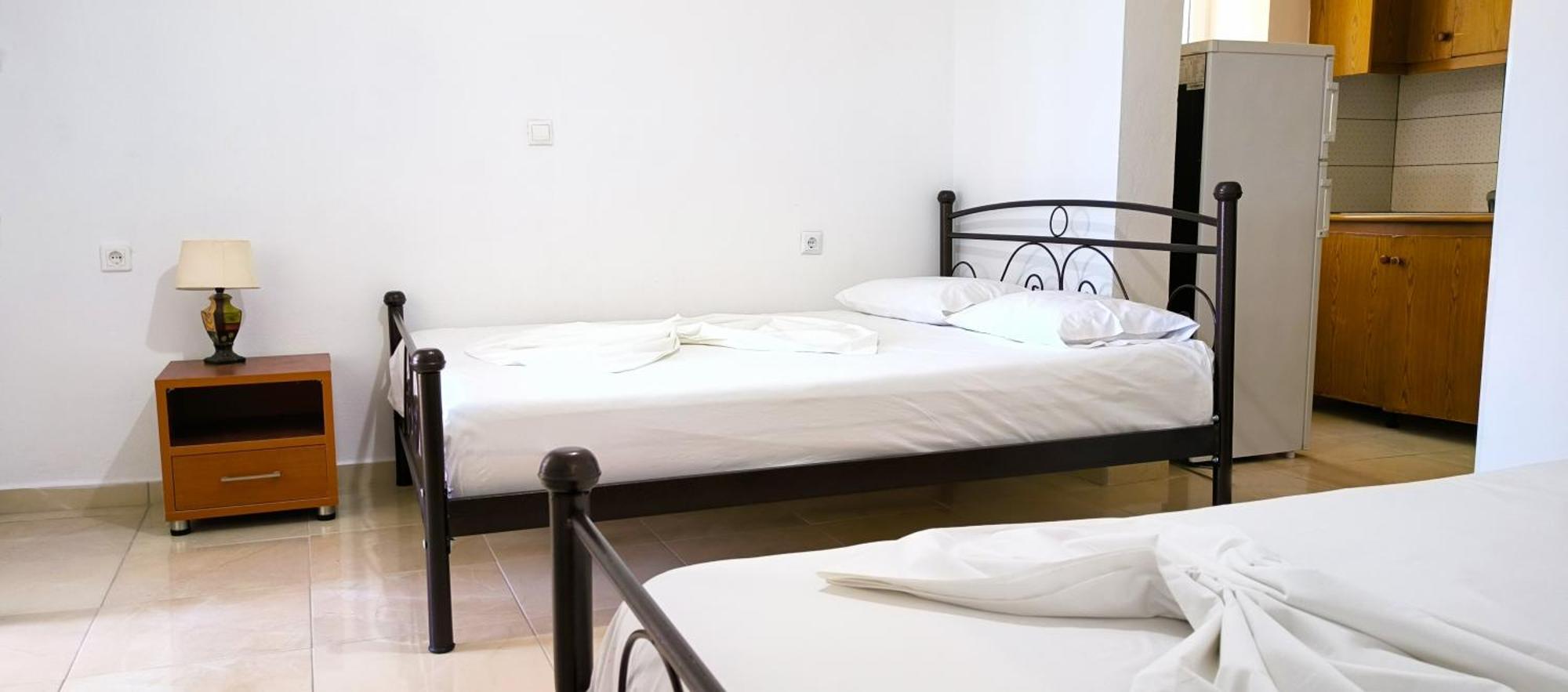 Natasha Rooms Himare Exterior photo