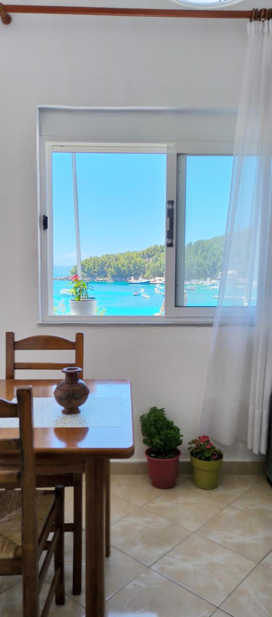 Natasha Rooms Himare Exterior photo