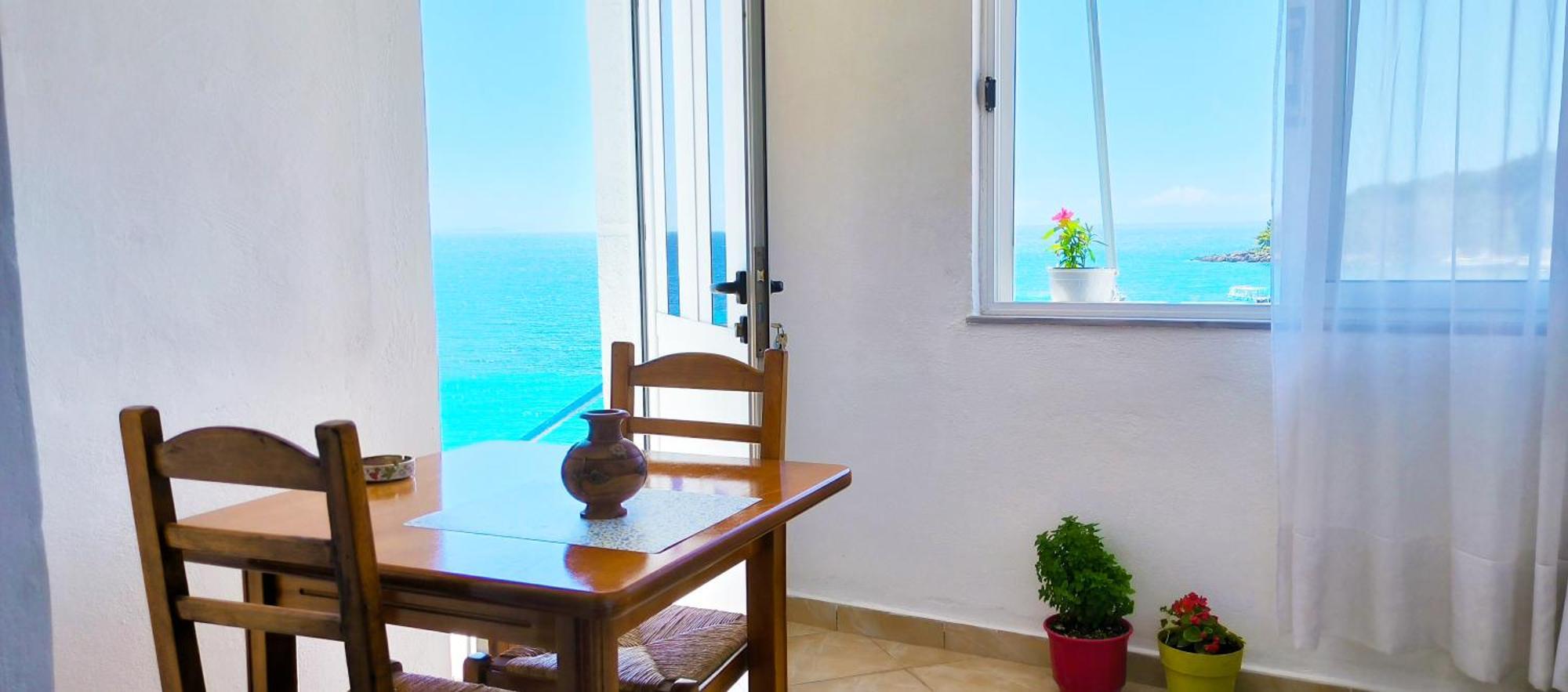 Natasha Rooms Himare Exterior photo