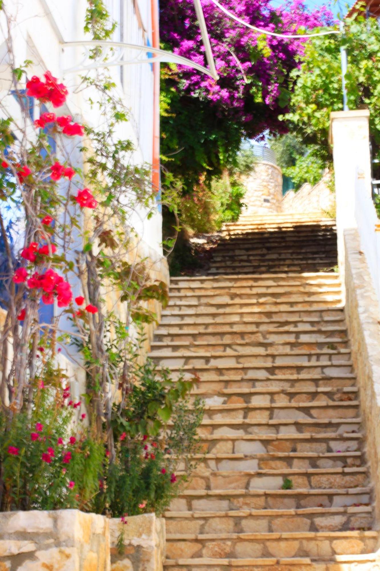 Natasha Rooms Himare Exterior photo