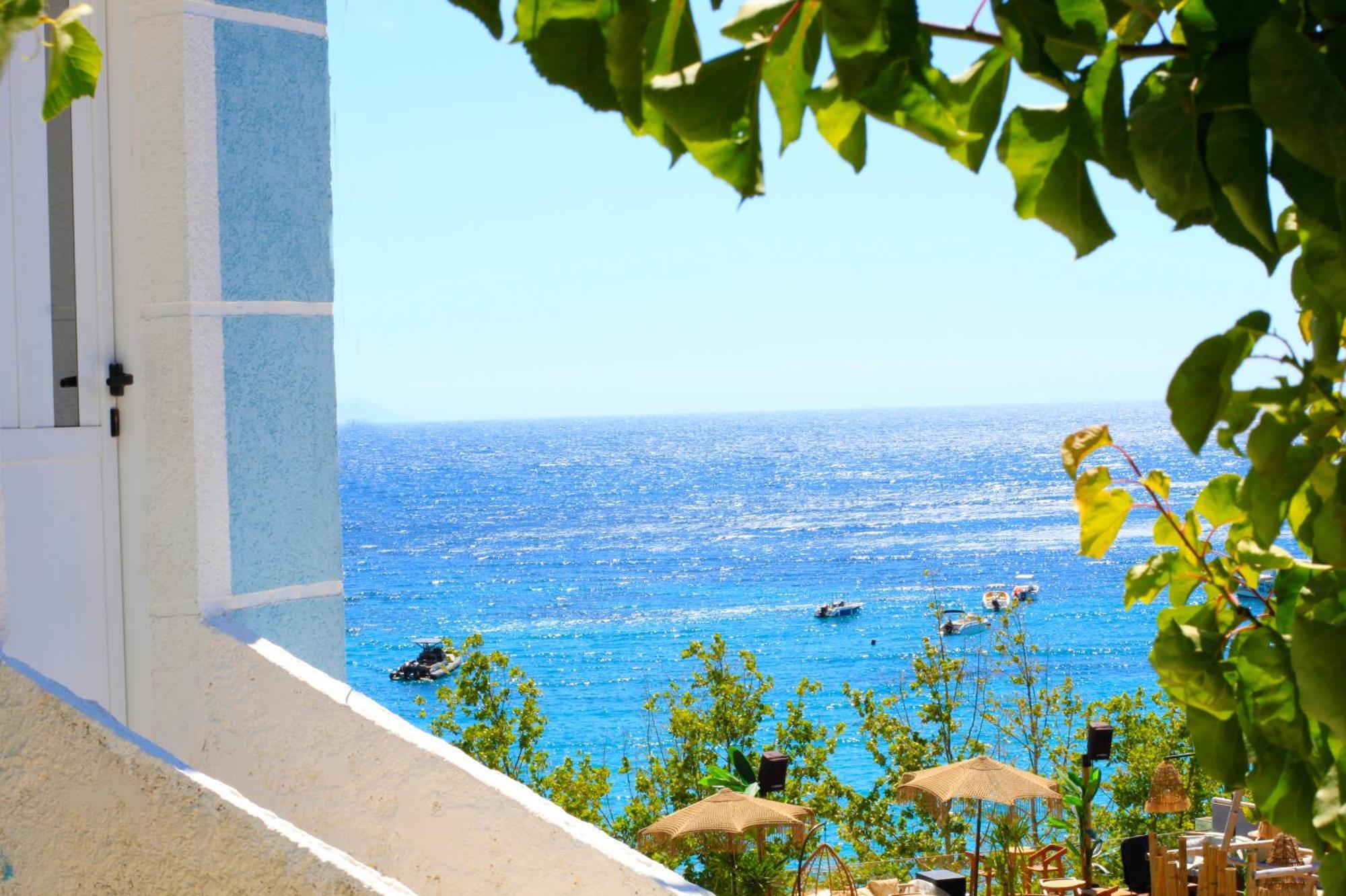 Natasha Rooms Himare Exterior photo