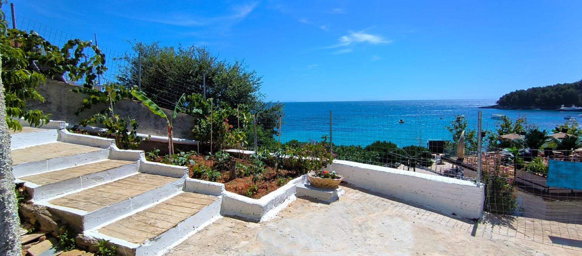 Natasha Rooms Himare Exterior photo