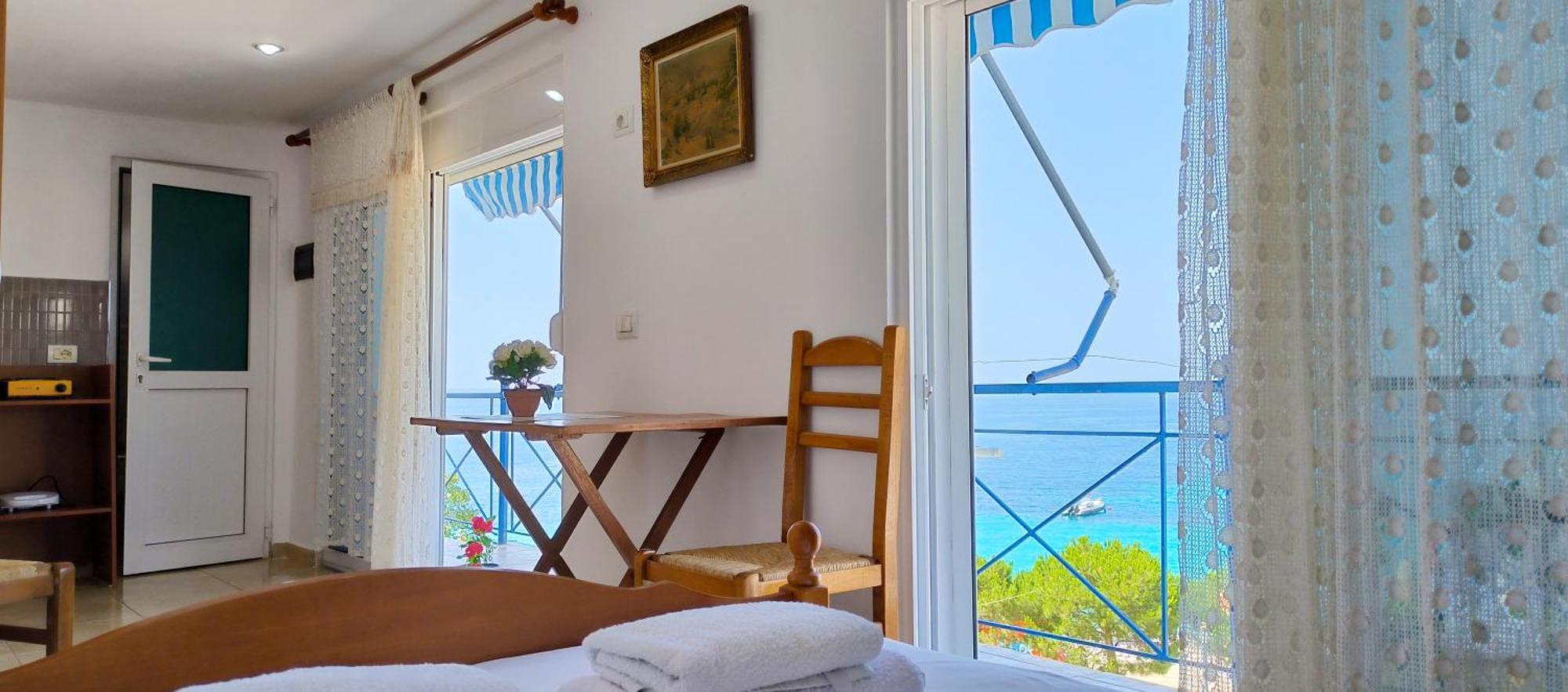 Natasha Rooms Himare Exterior photo